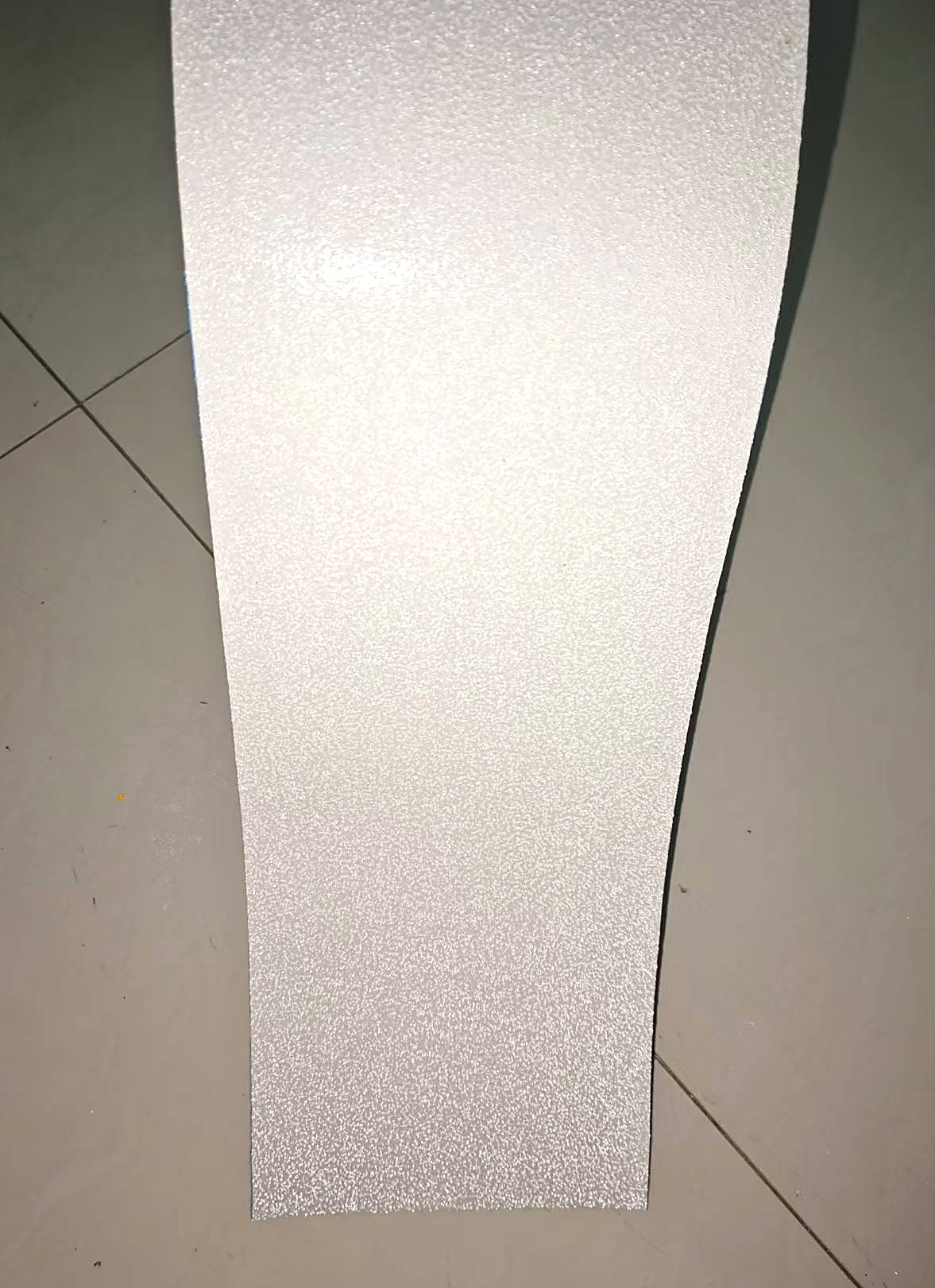 白色反光防滑贴